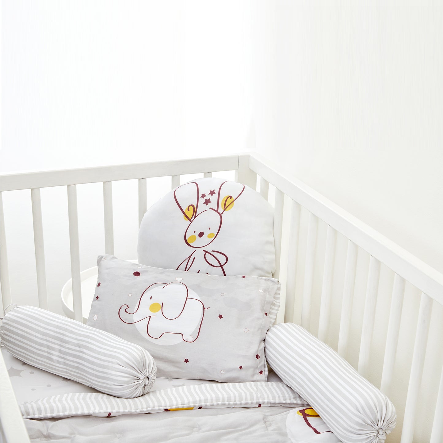 Cute Kingdom Cot set